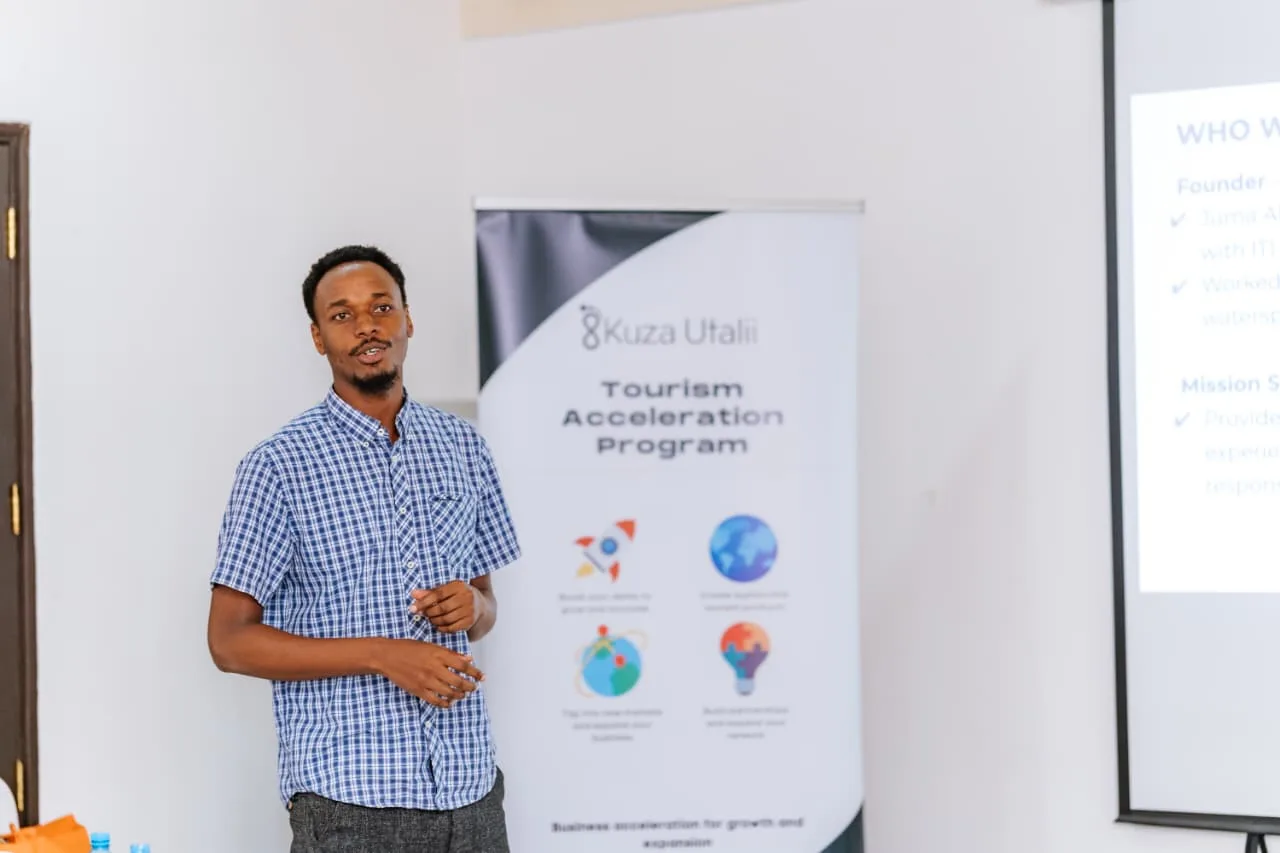 Juma abdul - Booking associate & Guide